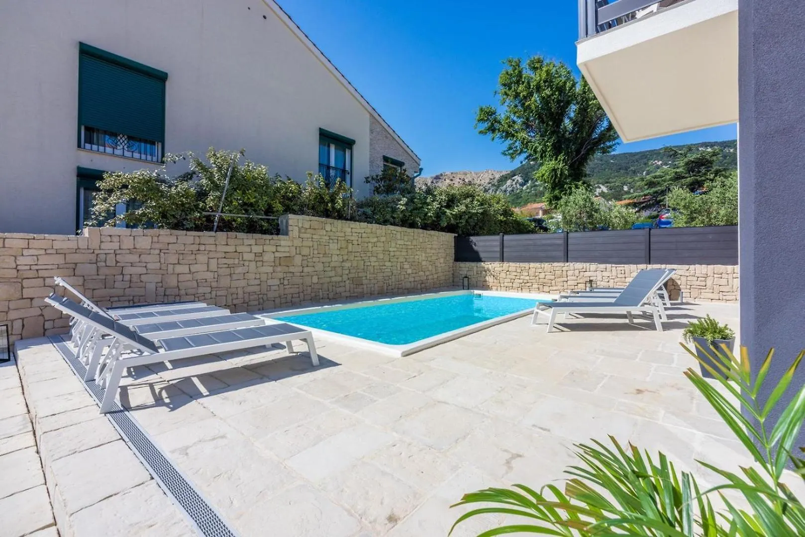 Luxury Villa Magic With Swimming Pool Baska
