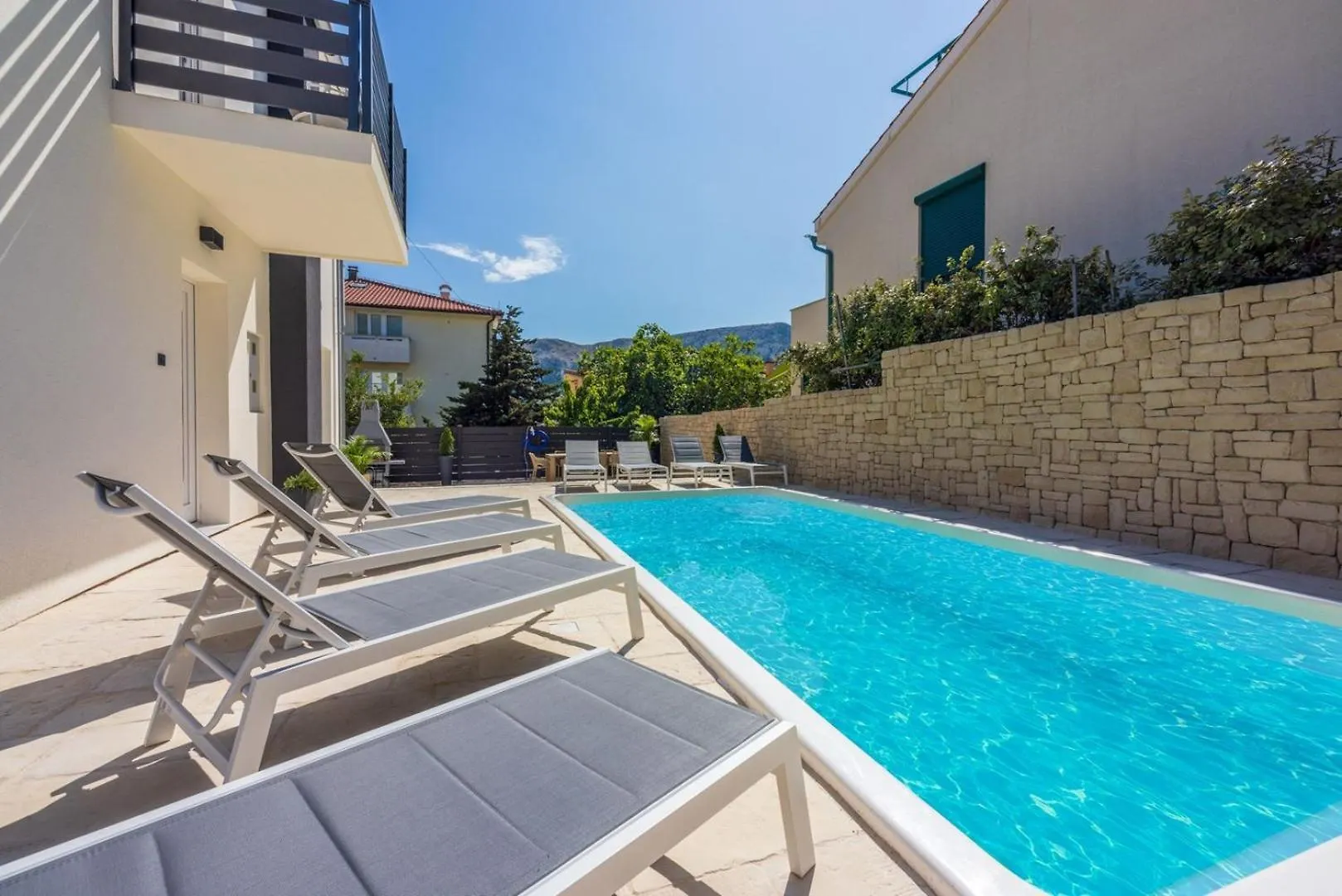 Luxury Villa Magic With Swimming Pool Baska